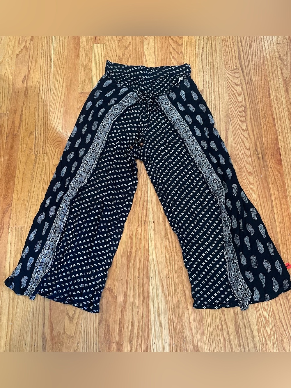 Gypsy Blu Black & White Paisley/Ditsy Print Wide-Leg Pants (NWT)